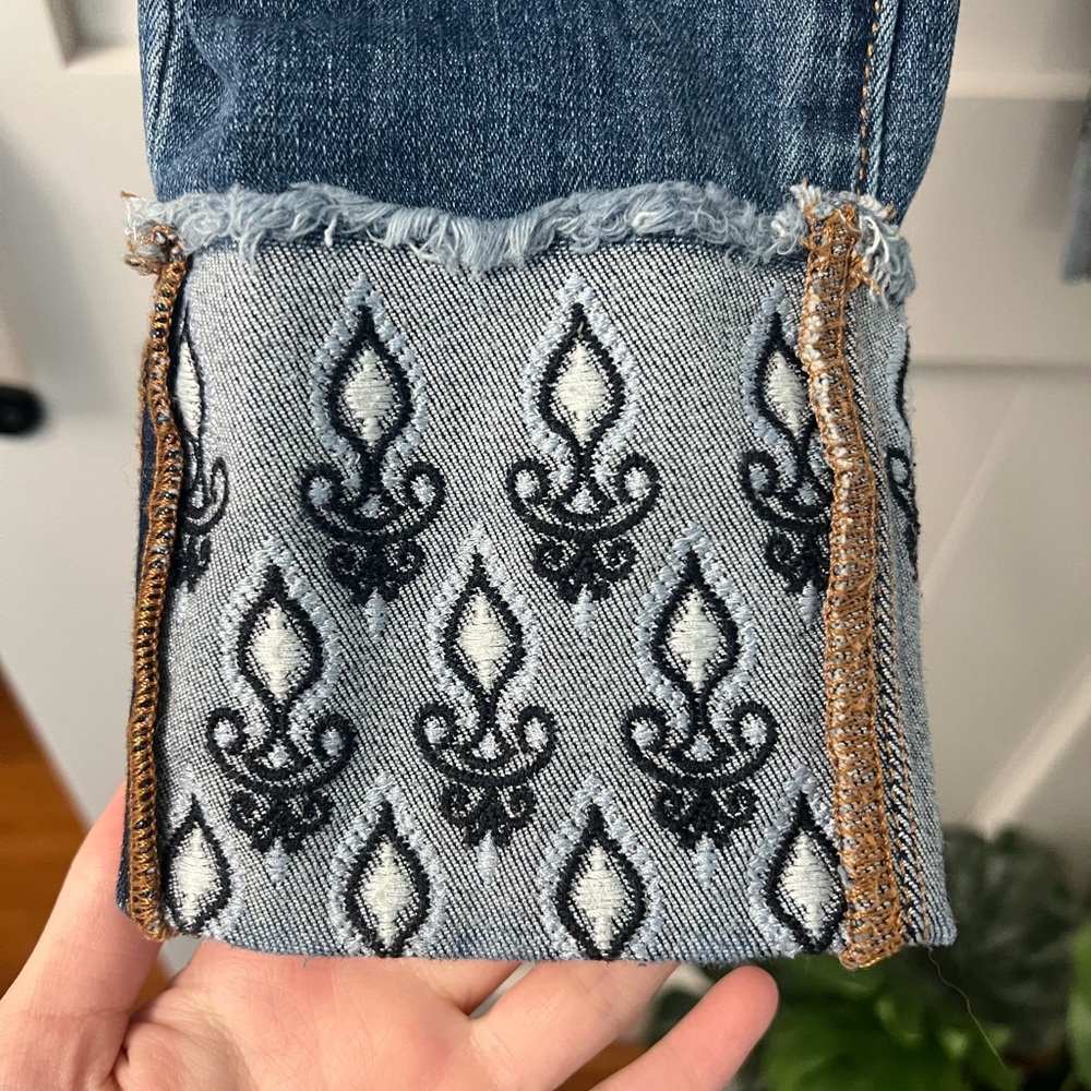 Loft Detailed Jeans!